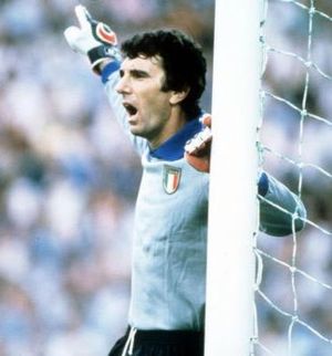 Short Biography of Famous Soccer Player - Dino Zoff